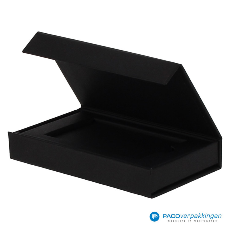 Neem een ​​bad Gebakjes Tactiel gevoel Magneetdoos Giftcard - Zwart Mat - Premium - Inlay karton - 12x7x2 cm |  Paco Verpakkingen